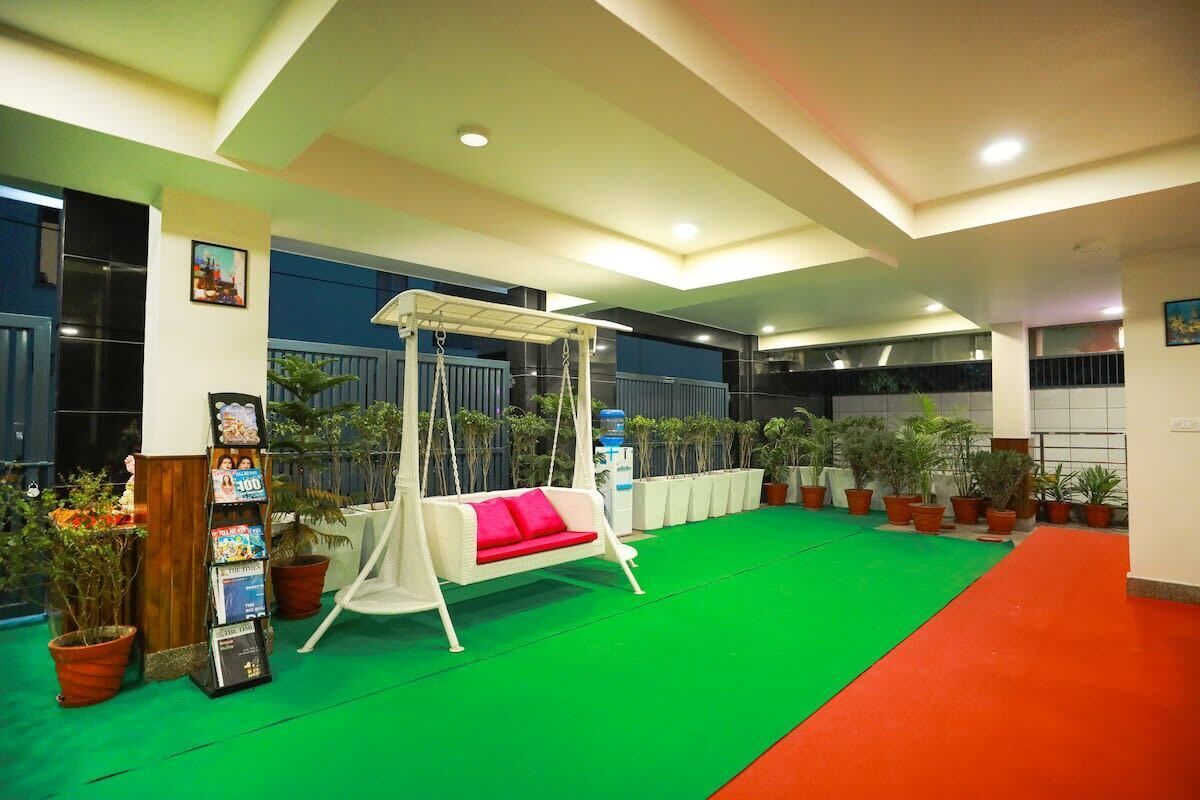Tranquil 2br Oasis With Balcony & Bathtub - New Delhi