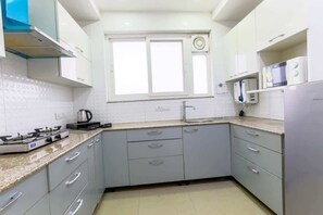 Private kitchen - Executive suite! 2BR& Balcony (Gurugram)
