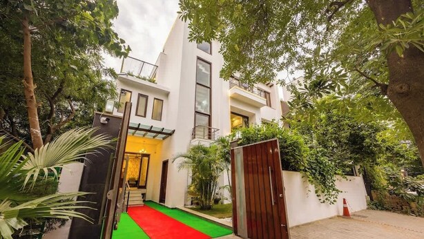 Exterior - Eco-chic haven in Gurgaon with balcony (Gurugram)