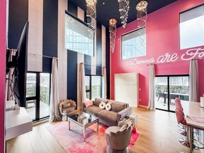 Smart-TV, Tischtennisplatte