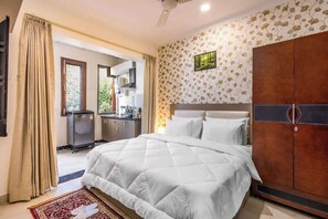 1 Schlafzimmer, Schreibtisch, Bügeleisen/Bügelbrett, Reisekinderbett