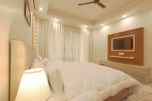 2 habitaciones, tabla de planchar con plancha, wifi y ropa de cama 