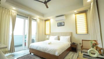 4 bedrooms, desk, iron/ironing board, travel cot