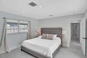 4 bedrooms, iron/ironing board, WiFi, bed sheets