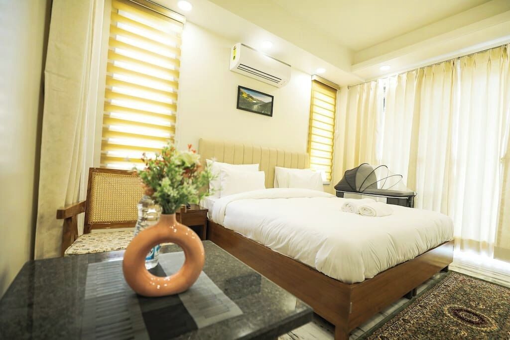 2 bedrooms, iron/ironing board, travel cot, WiFi