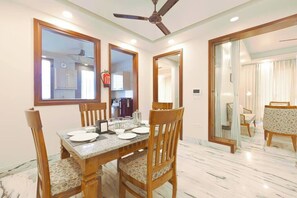 Dining - Barrier-free apartment  Fortis (Gurugram)