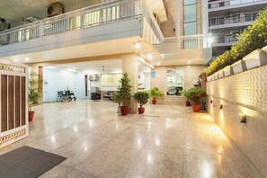 Property grounds - Medical friendly 2 BR near Fortis -Parfait Street (Gurugram)