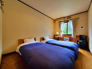 Western Style Twin Room, Non Smoking | Free WiFi - Pension J-HOUSE (Kiso)