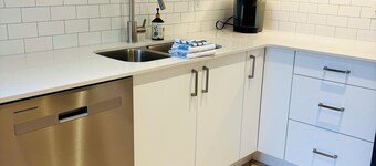 Sidney Sunset Suites! Winter long stay welcome!