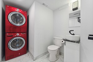 風筒、提供毛巾、廁紙