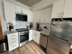 Micro-ondas, fogão, cooktop, lava-louças
