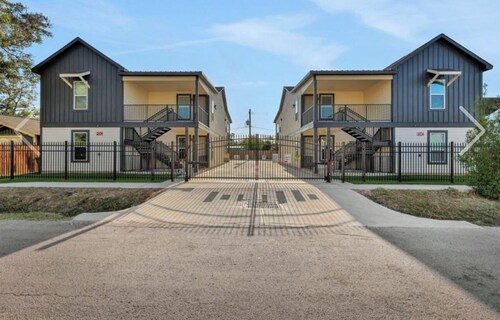 Lovely 2-bedroom apartment in Central Houston with AC, WiFi 5 min from downtown