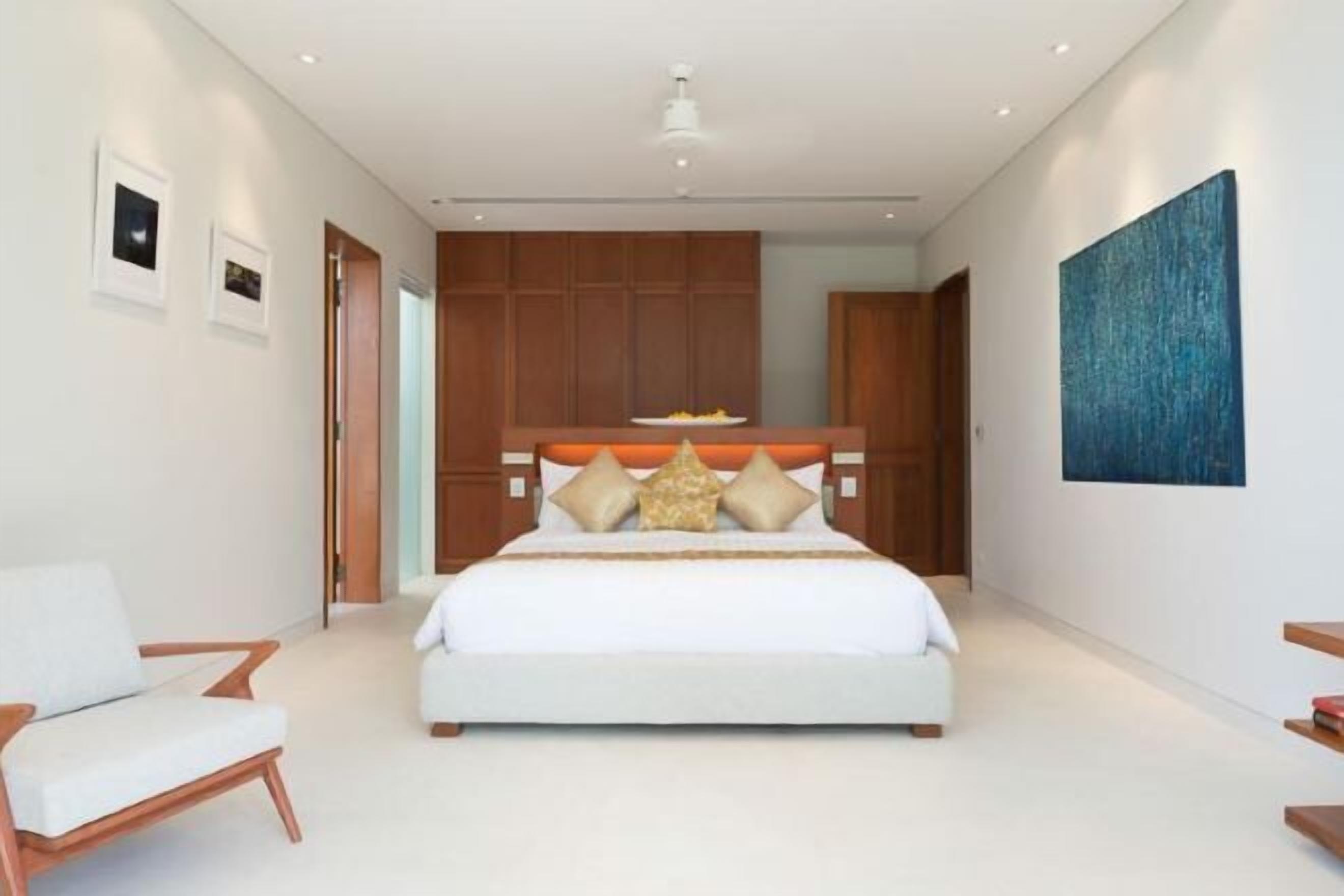 In-room safe, free WiFi