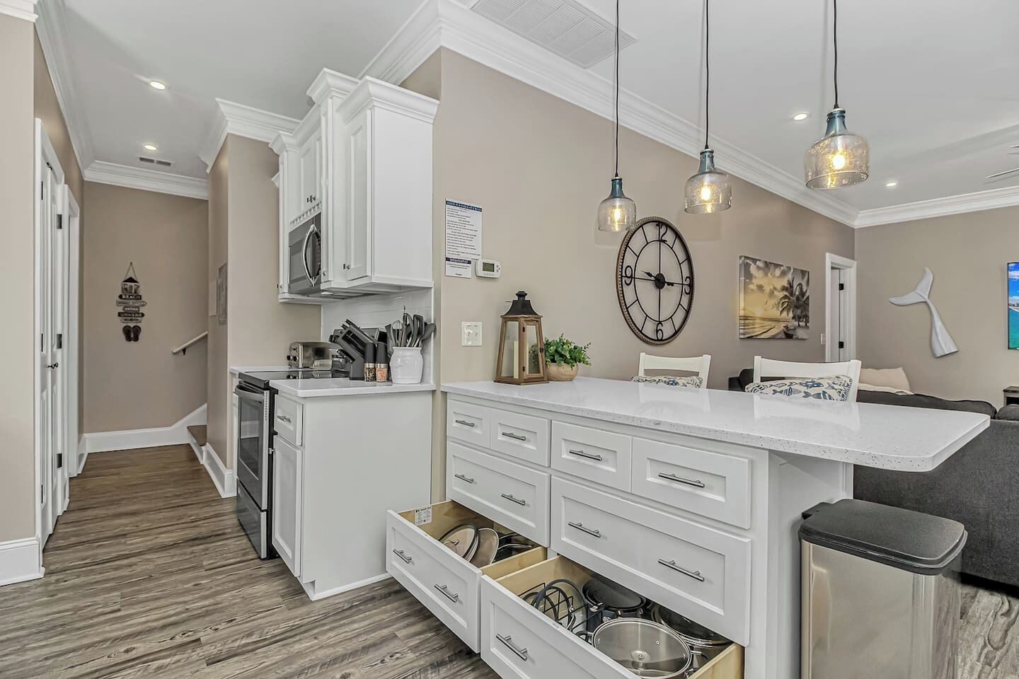 Coffee/tea maker, fridge, microwave, oven