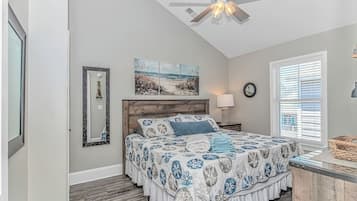 5 bedrooms, iron/ironing board, WiFi (free), bed sheets