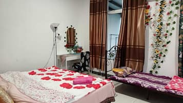1 bedroom, desk, iron/ironing board, free WiFi