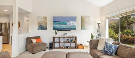 Smart-TV, Bücher, Stereoanlage, Computerbildschirme