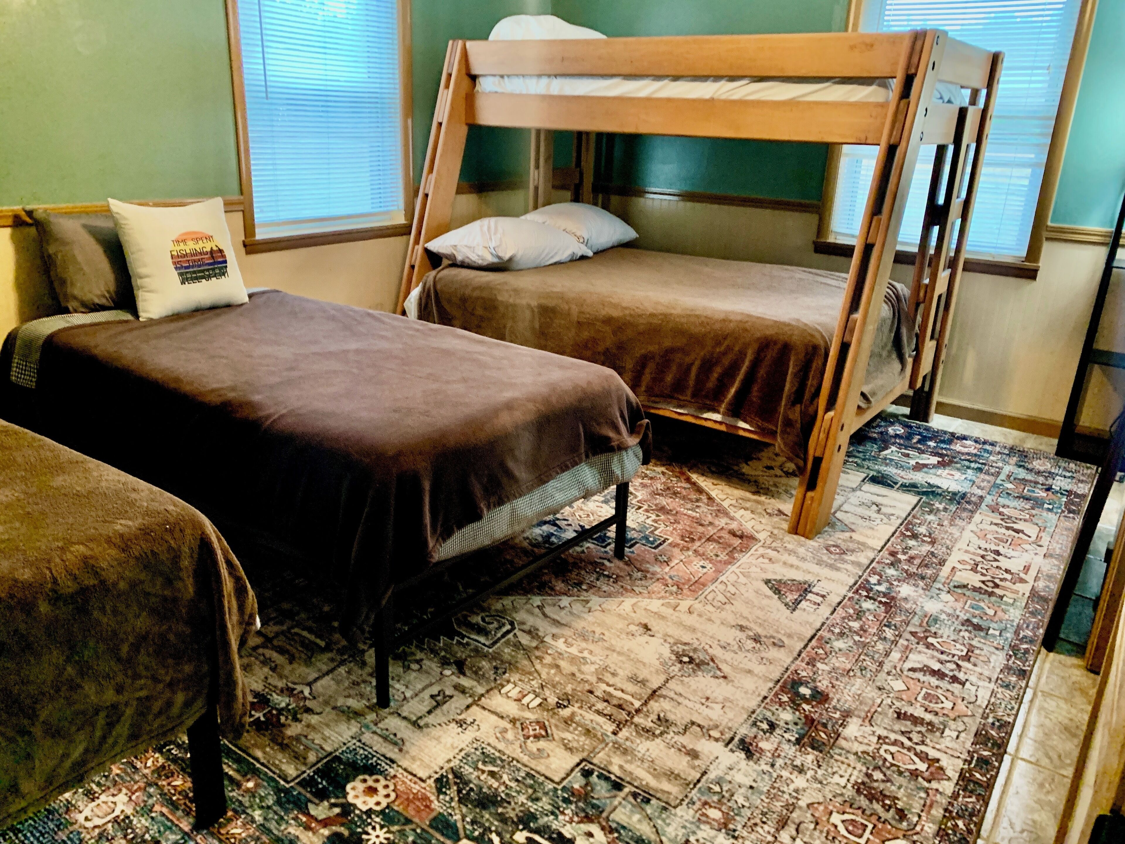 3 chambres, fer et planche à repasser, Wi-Fi, literie fournie