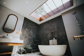 Free toiletries, hair dryer, bathrobes, slippers - Villa Manna Ubud (Ubud)