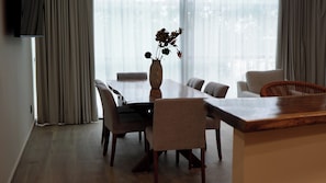 Chambre Sénior | Salle à manger
