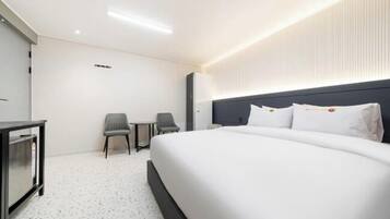 基础双人房 | 办公桌、笔记本电脑工作区、免费 WiFi、床单