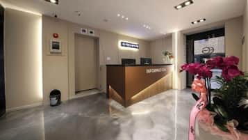 Quầy tiếp tân