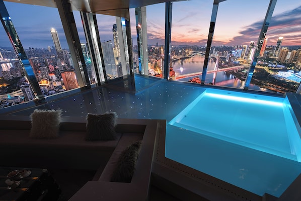 Luxury-Suite, Kanalblick | 1 Schlafzimmer, Zimmersafe, Schreibtisch, Verdunkelungsvorhänge