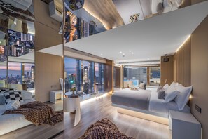 Junior Suite, Canal View | In-room safe, desk, blackout drapes, iron/ironing board - INDITION Chongqing Jiefangbei Raffles (Chongqing)