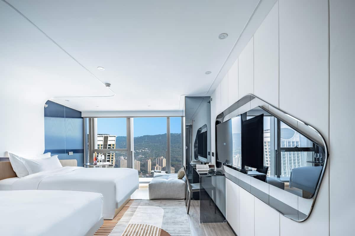 1 bedroom, in-room safe, desk, blackout curtains