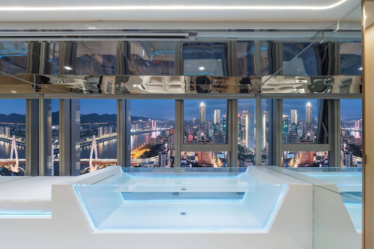 Peninsula River King Room with Crystal Spa