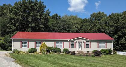 Relax at Woodland Country Lodging, surrounded by the beauty of nature.