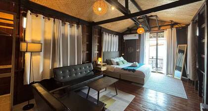 Fully Renovated Traditional House in Chiang Mai,2 Bedrooms,AC & WiFi,Backyard