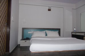 Standard Double Room | Free WiFi, bed sheets - Dreamz Lux Stay (Anekal)
