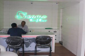 Deluxe Triple Room | Free WiFi, bed sheets - Dreamz Lux Stay (Anekal)