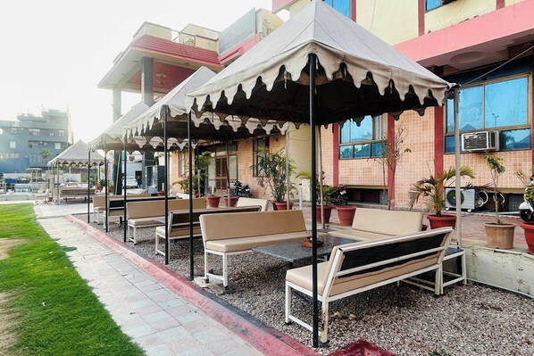 Exterior detail - Hotel Maharani Resort & Bar near Jaipur Airport (Jaipur)