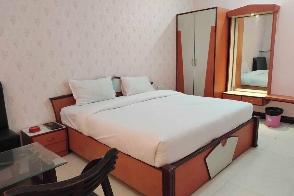 Minibar, escritorio, wifi gratis y ropa de cama