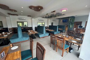 Restaurant - Lp Regency (Pune)
