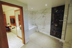 Bathroom - Lp Regency (Pune)