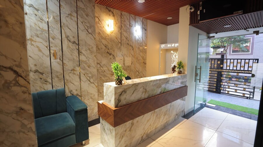 Royal Taj Twin Palace near Taj Mahal