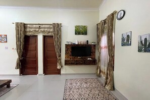 Villa | Living area - Jirek Homestay Bukittinggi (Bukittinggi)