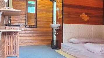 Superior Room | Blackout drapes, free WiFi, bed sheets