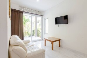 Rom, 2 soverom | Safe på rommet, skrivebord, strykejern/-brett og wi-fi (inkludert)