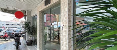 EntrĂ©e de lâhĂ©bergement