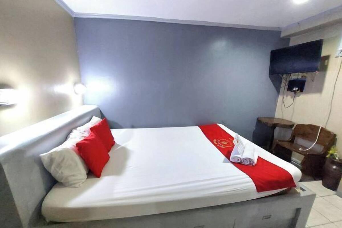 In-room safe, desk, free WiFi, bed sheets