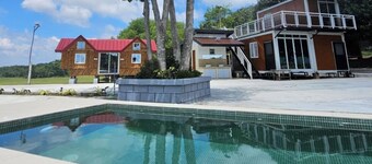 Tres Marias Farmhouse with Pool