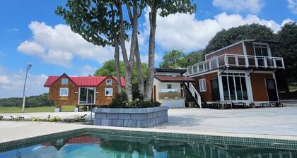 Tres Marias Farmhouse with Pool