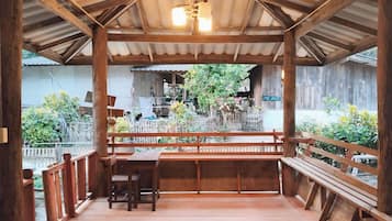 Kamar Twin Standar | Teras/patio