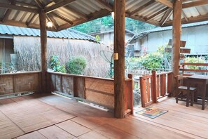 Standard Twin Room | Terrace/patio