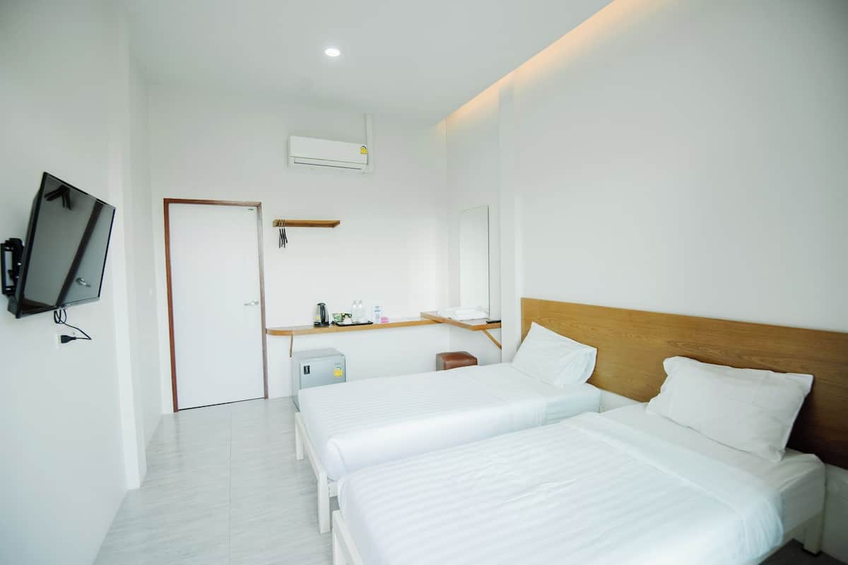 Standard Twin Room | Free WiFi, bed sheets