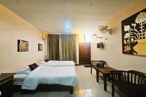 Habitación superior con 2 camas individuales | Wifi gratis y ropa de cama